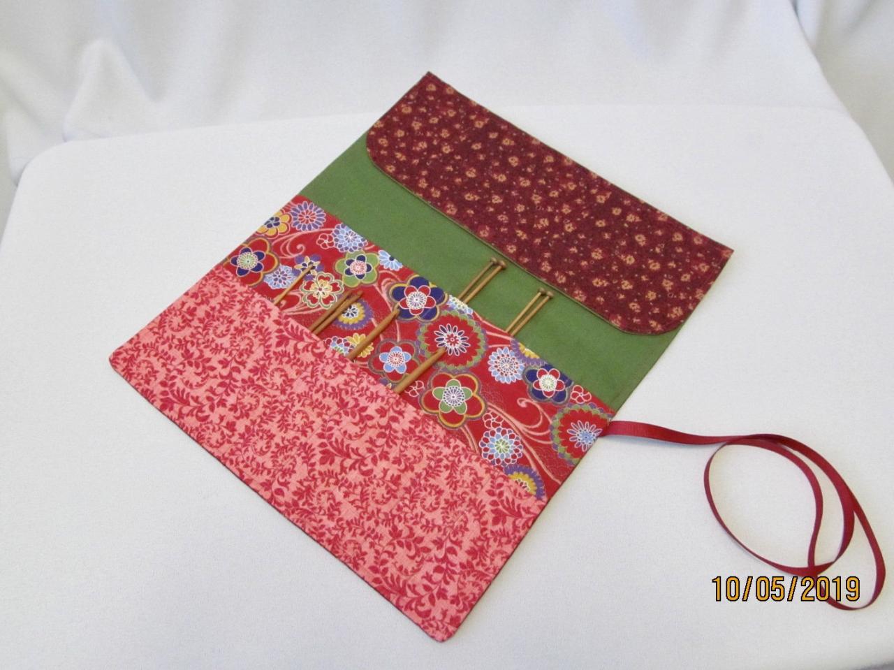 Cotton Fabric Knit/crochet Needle Holder In Reds And Green